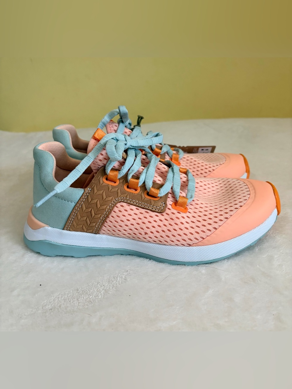 OluKai Kids Mesh Sneakers in Peach, Mint & Tan with Orange Accents Sz 6